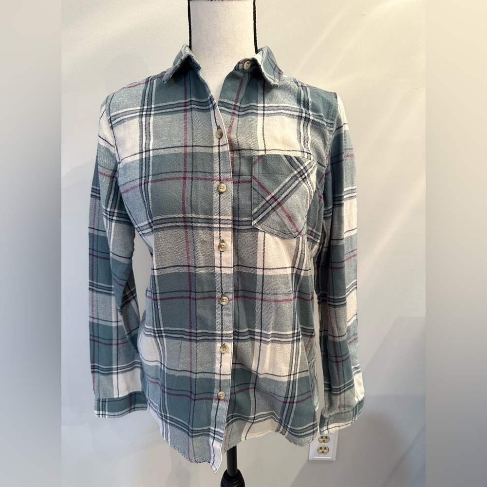 Field & stream woman’s green striped with purple flannel